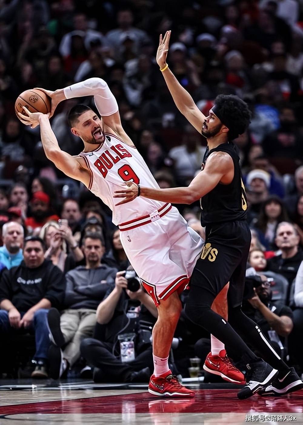 NBA东部冠军战火爆开战球员表现抢眼的简单介绍