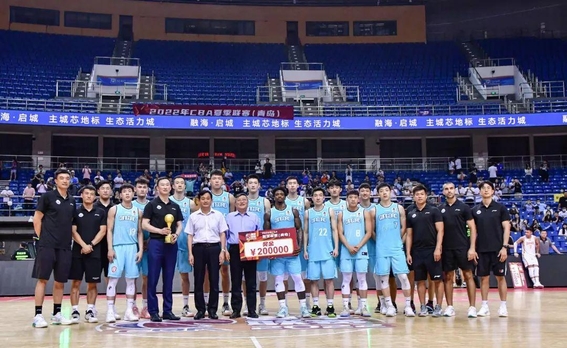 开云体育APP下载-篮球名宿突然现身球场观战，球迷粉丝热情追随的简单介绍