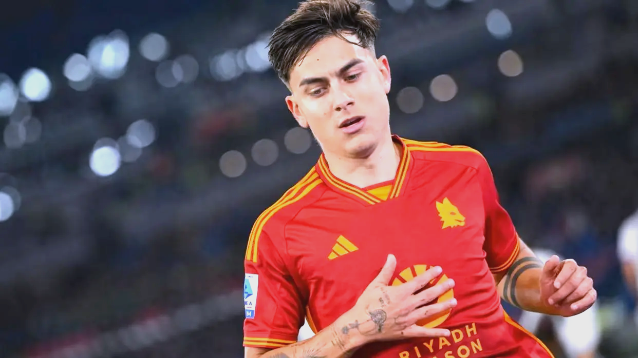 罗马尼亚足球队遭遇惨败,晋级形势不容乐观 罗马尼亚足球队遭遇惨败,晋级形势不容乐观