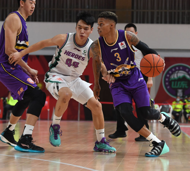 开云体育APP下载-宁夏篮球队展现团队实力，轻取对手