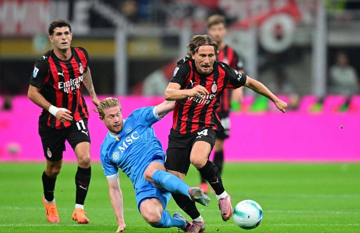 AC米兰球员互殴事件揭秘,俱乐部管理或需调整 AC米兰球员互殴事件揭秘,俱乐部管理或需调整