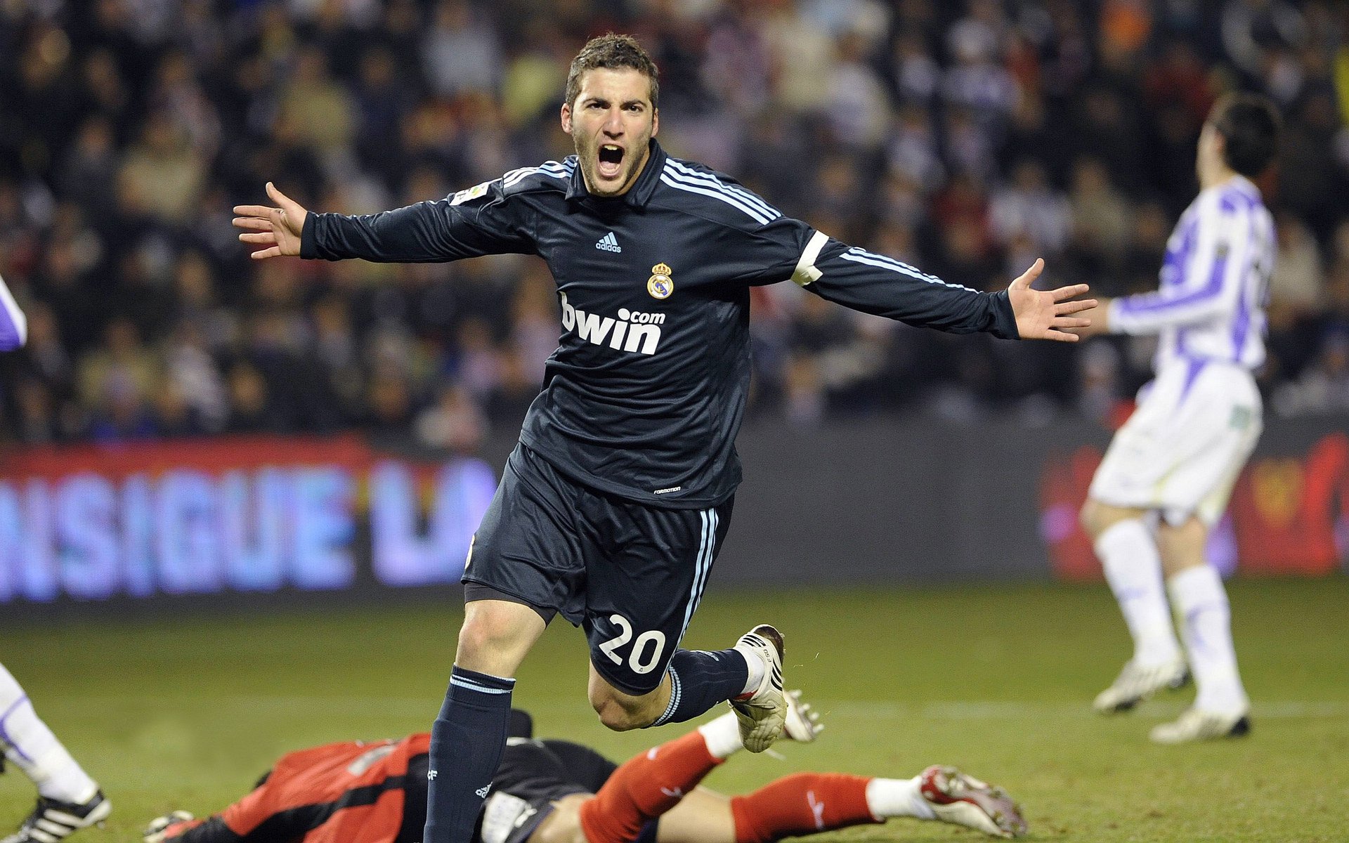 亚洲羽坛的王子复仇记，李梓嘉以一己之力改写战局